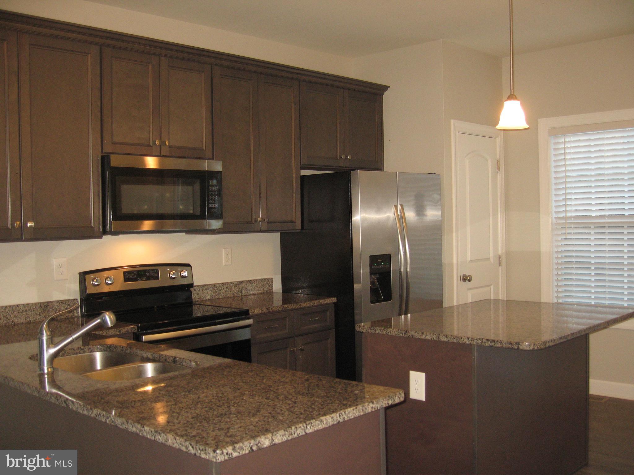 COLONIAL HILLS - Residential Lease