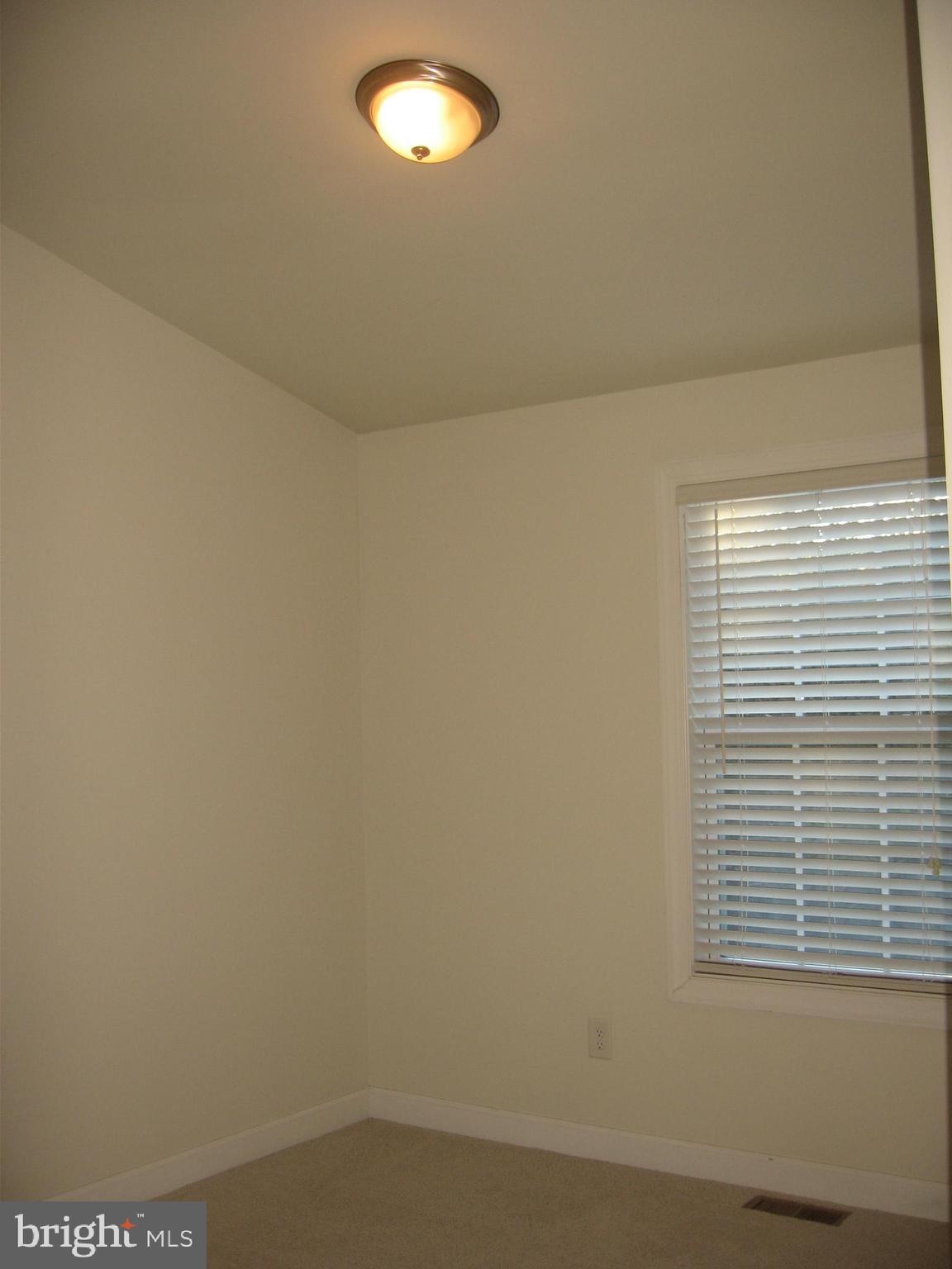 COLONIAL HILLS - Residential Lease