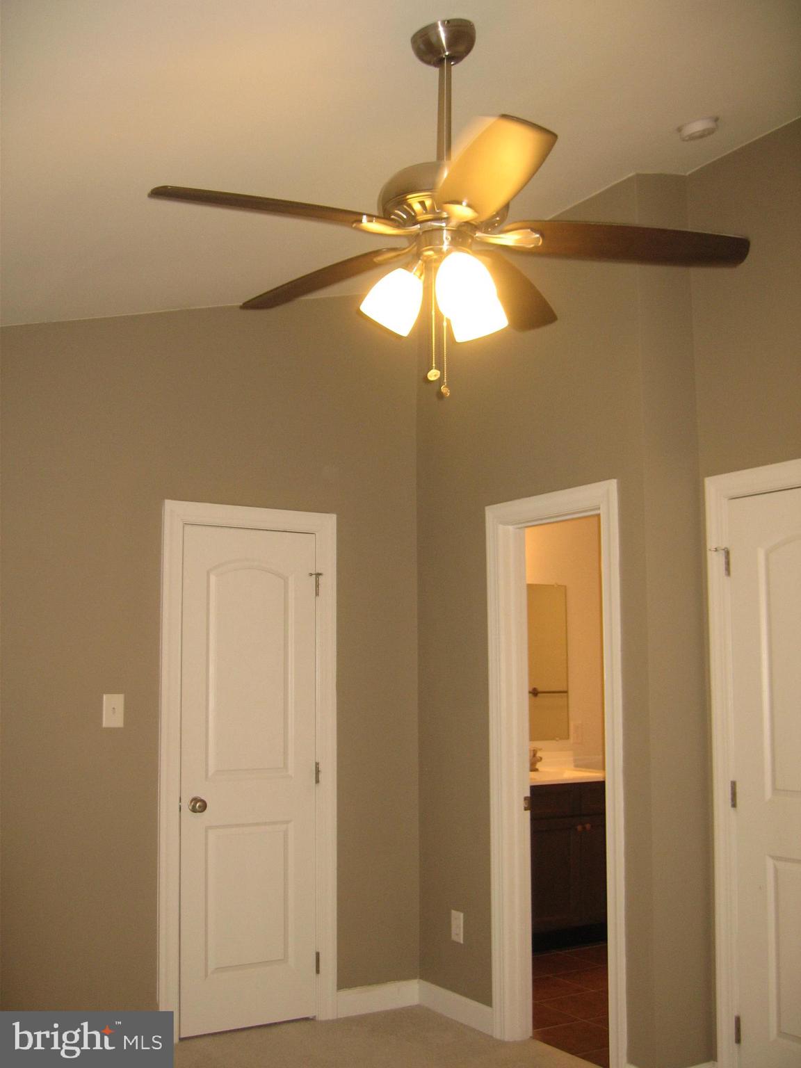 COLONIAL HILLS - Residential Lease