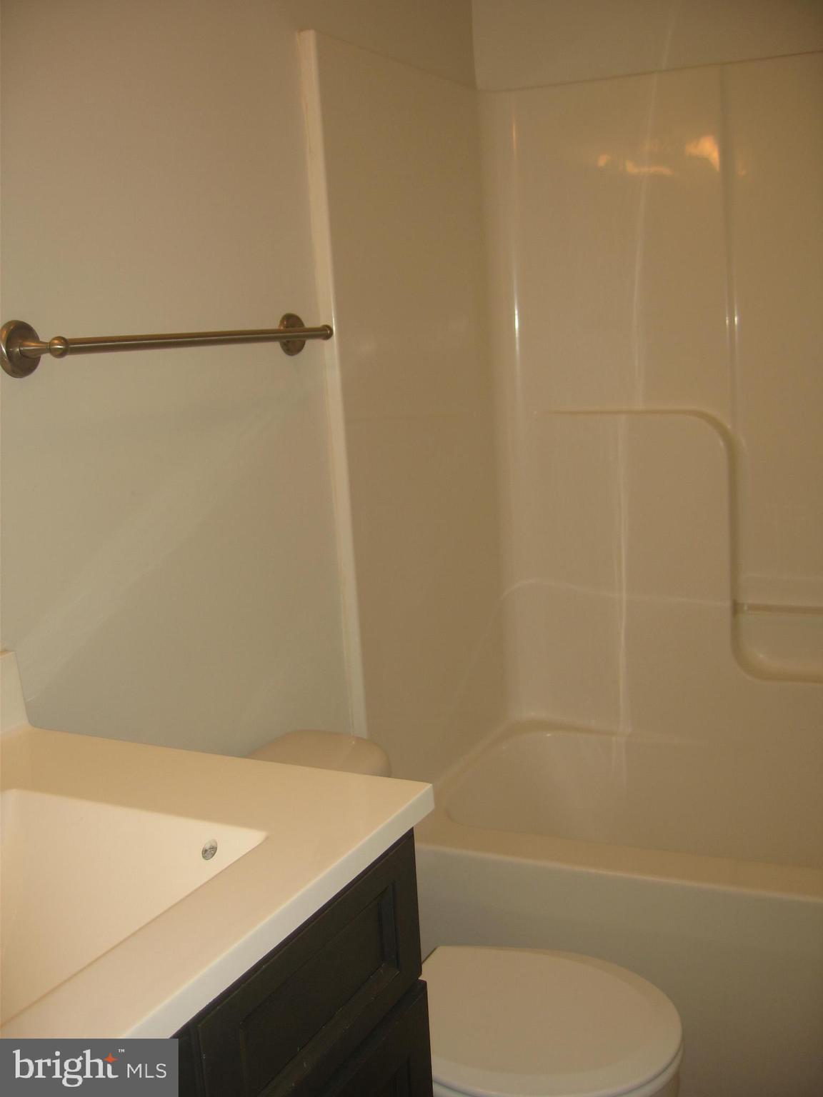 COLONIAL HILLS - Residential Lease