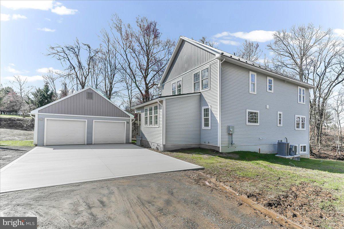 244 W SUMMIT AVENUE