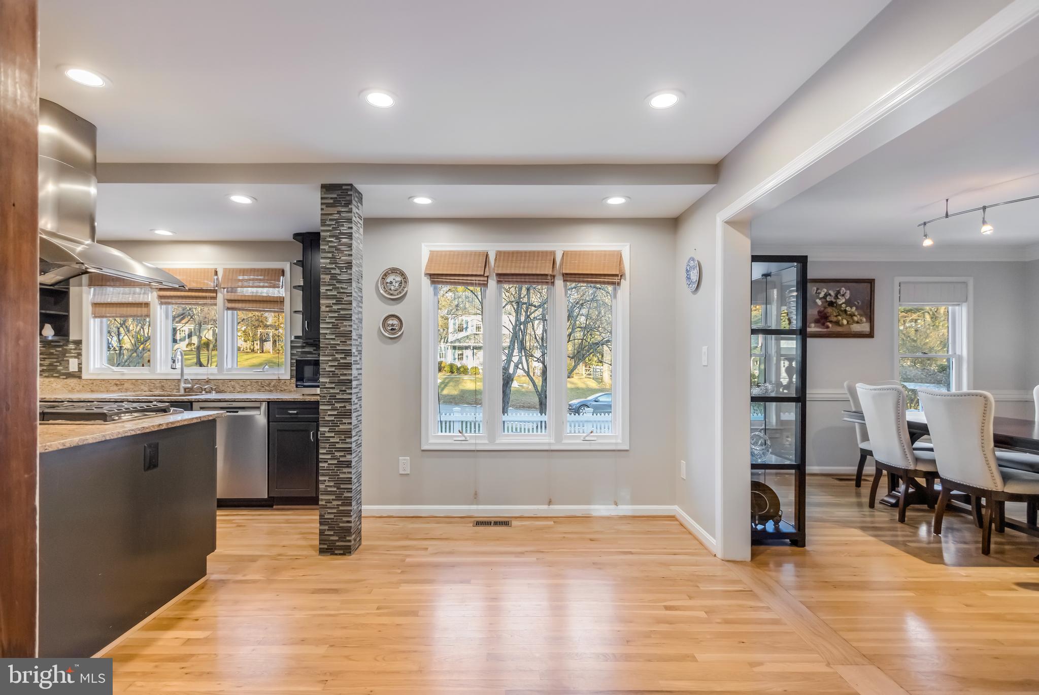 10207 YELLOW PINE DRIVE