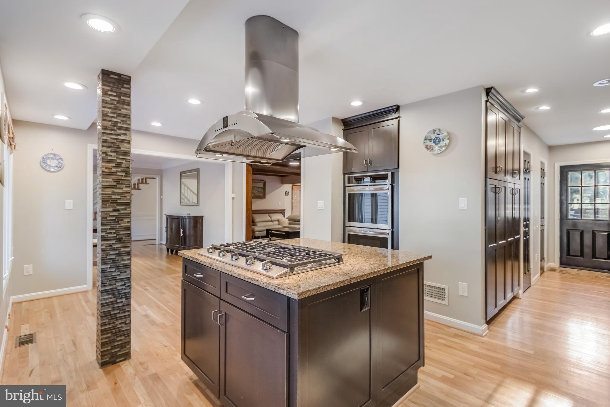 10207 YELLOW PINE DRIVE