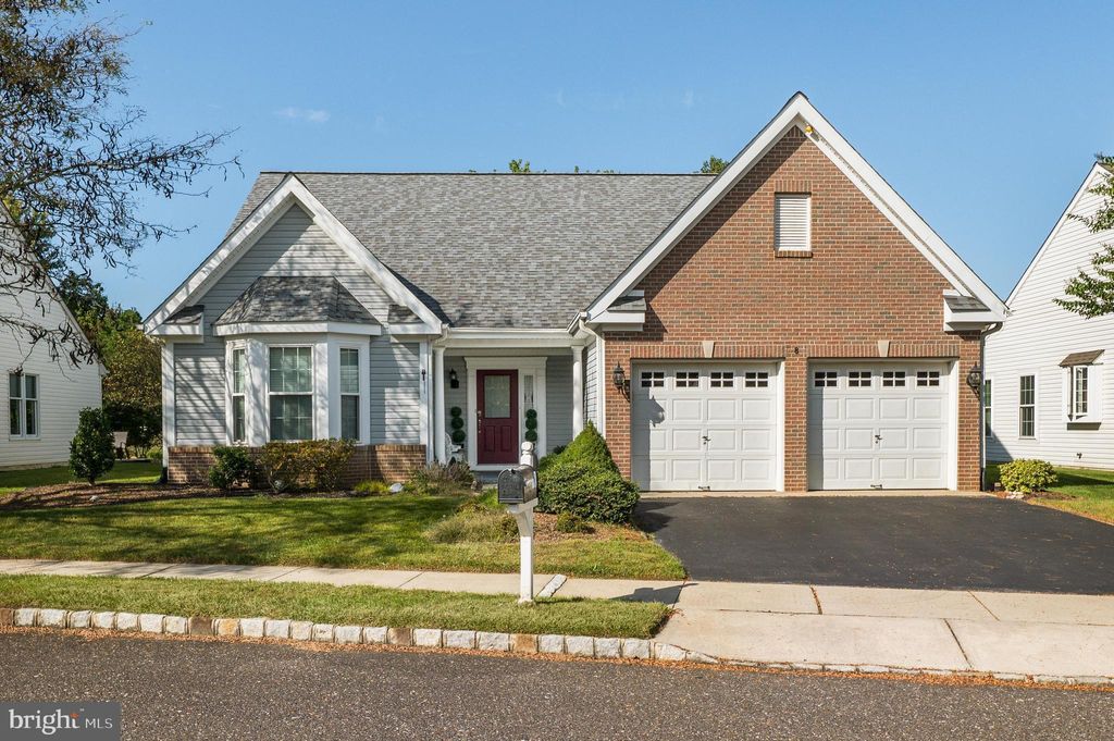 Photo of 8 Jonquil Place, MARLTON, NJ 08053 (MLS # NJBL2098644)