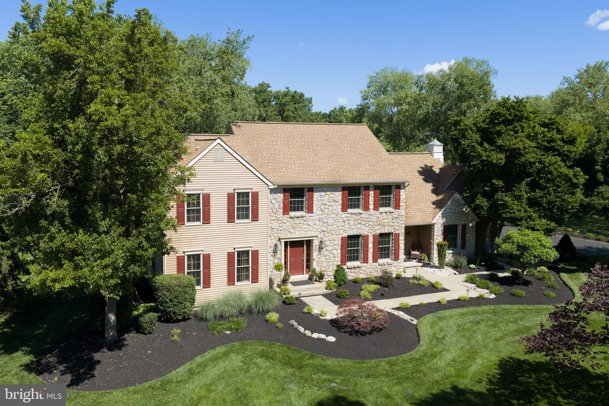 305 COTTONWOOD DRIVE