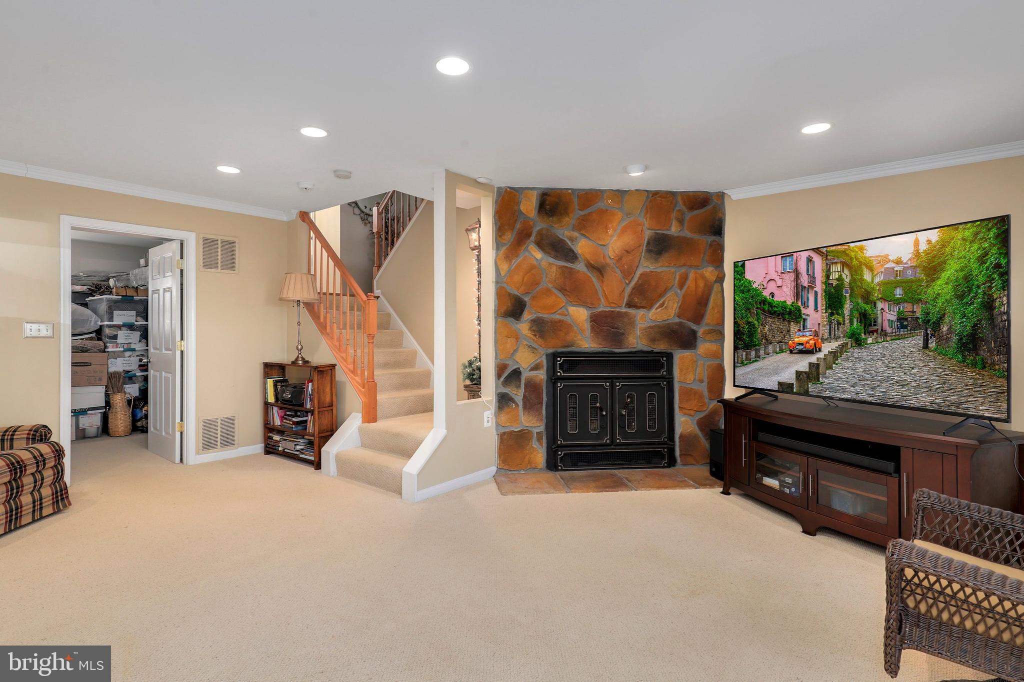 MT WOODLEY MANOR - Residential