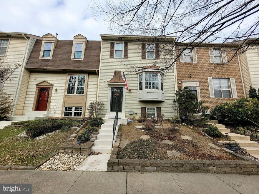 Enter through the terraced front garden to the two level foyer and be pleasingly surprised of the spaciousness and updates in this lovely home.  A few steps to the well-sized living room opening with sliding glass doors to the deck and rear yard.  An adjacent dining room/kitchen combination has 42 inch cabinets, Corian counters, a center island with an eat-in bar, and a bay window with plantation shutters. Hardwood floors are found throughout the main level. The upper level features a primary bedroom with generous closet space and its own bath with two additional bedrooms that share a hall bathroom.  The lower level family room includes recessed lighting, a woodstove in the stone accent wall and access to the fully fenced maintenance-free rear yard with patio.  The utility area includes the washer and dryer, storage and even more storage under the stairs (take a look).  Solar panels on the roof keep utility bills down.  An AHS warranty for 1 year will convey with the house.  Centrally located between Old Town and Fort Belvoir, this home provides easy access to the Beltway, Huntington Metro and plenty of shopping.

Contracts, if any, due by noon Monday.