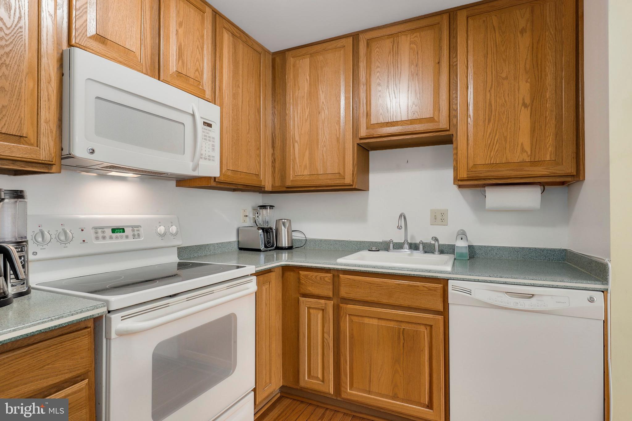 MT WOODLEY MANOR - Residential