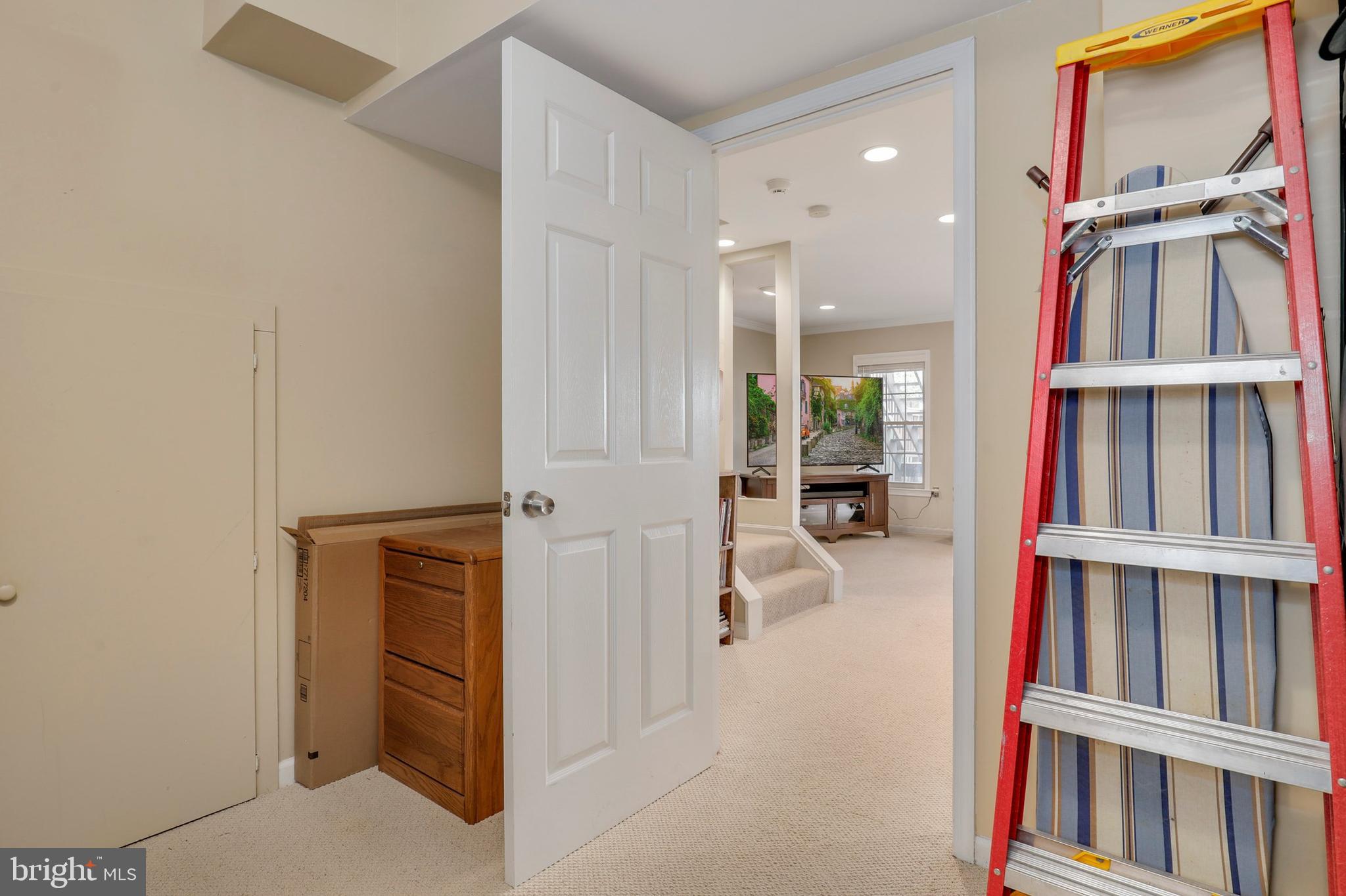 MT WOODLEY MANOR - Residential