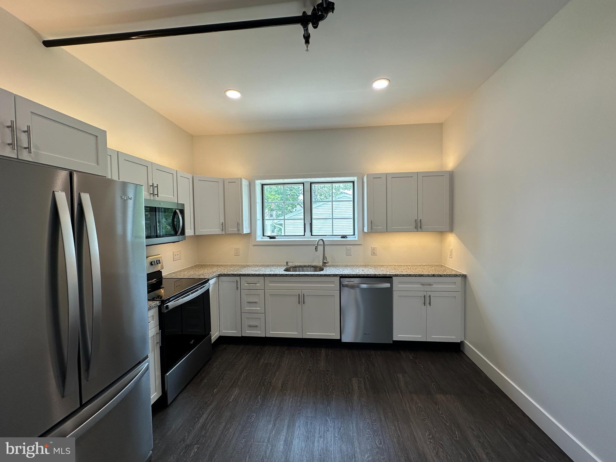 819 BLOOMING GLEN ROAD APT 6
