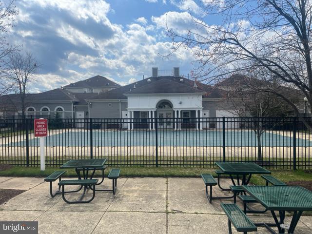 WINDSOR CROSSING - Residential