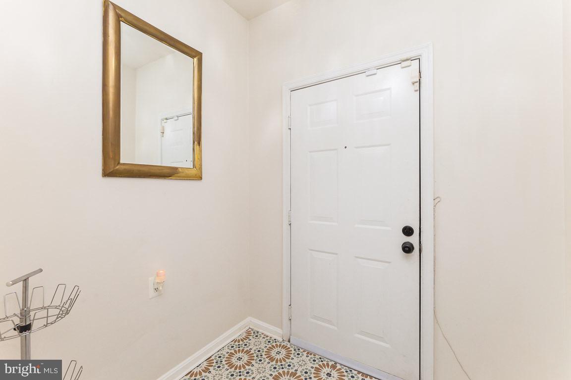 WINDSOR CROSSING - Residential