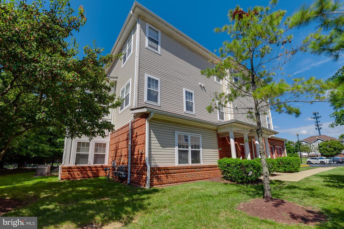 WINDSOR CROSSING - Residential