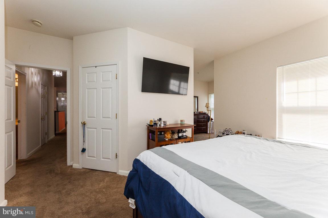 WINDSOR CROSSING - Residential