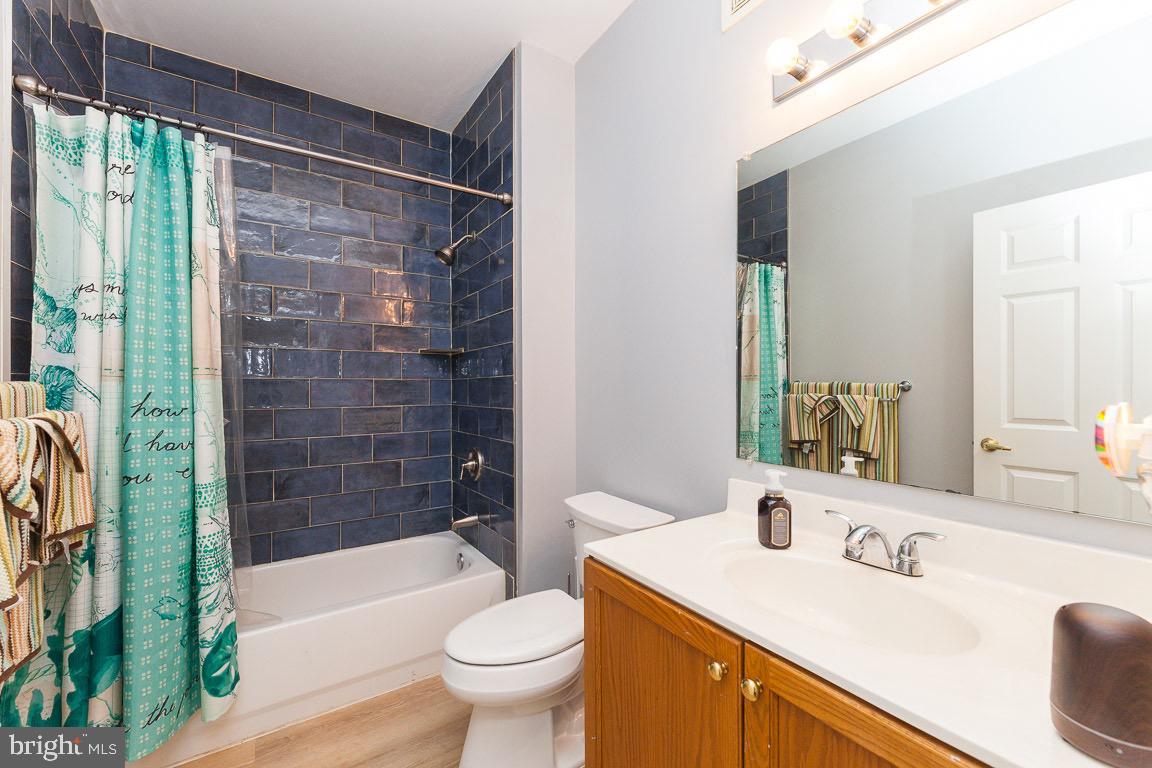 WINDSOR CROSSING - Residential