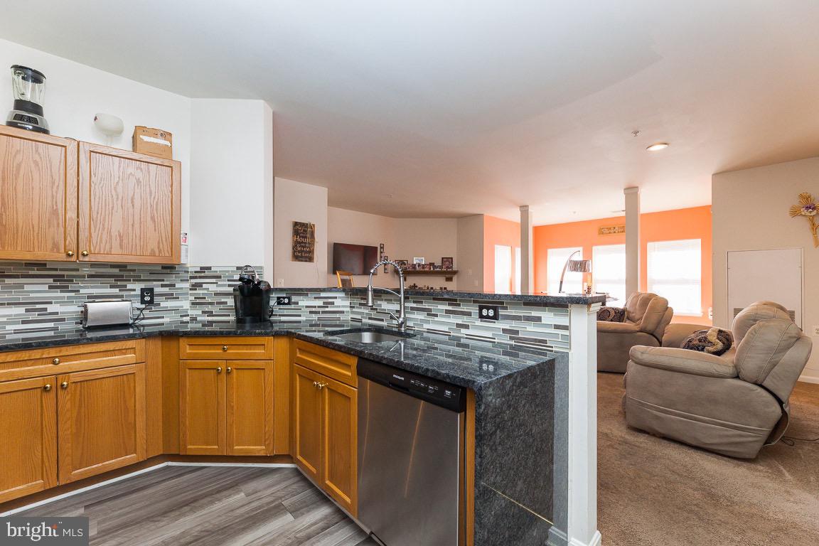 WINDSOR CROSSING - Residential