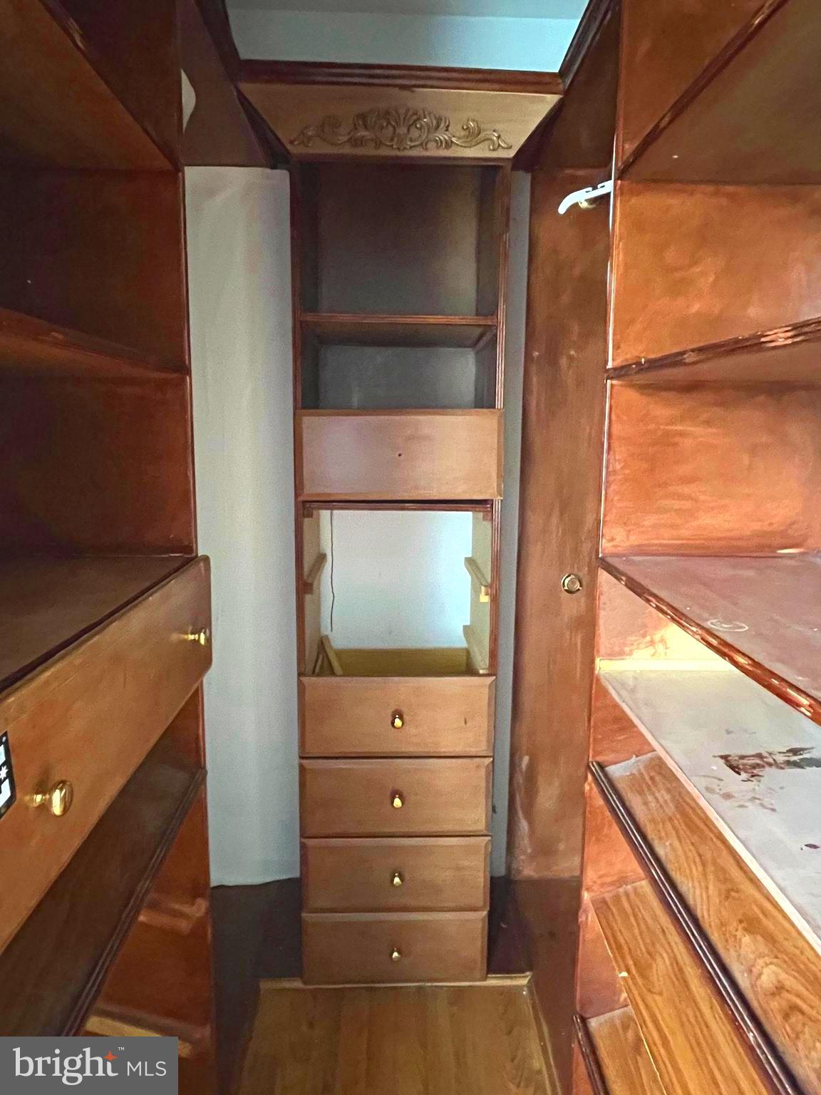 WILLIAMSTOWN - Residential