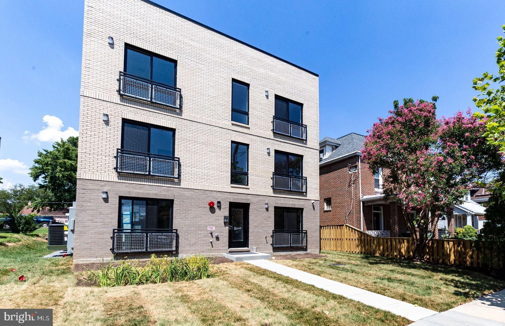Photo 1 of 8 — 1904 IRVING STREET NE 103, WASHINGTON, DC 20018