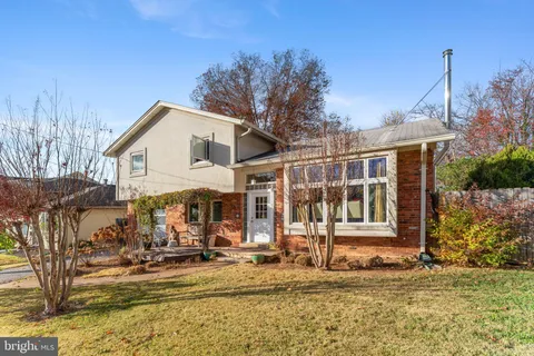 5905 Folkstone Road, Bethesda, MD MLS: MDMC2213608