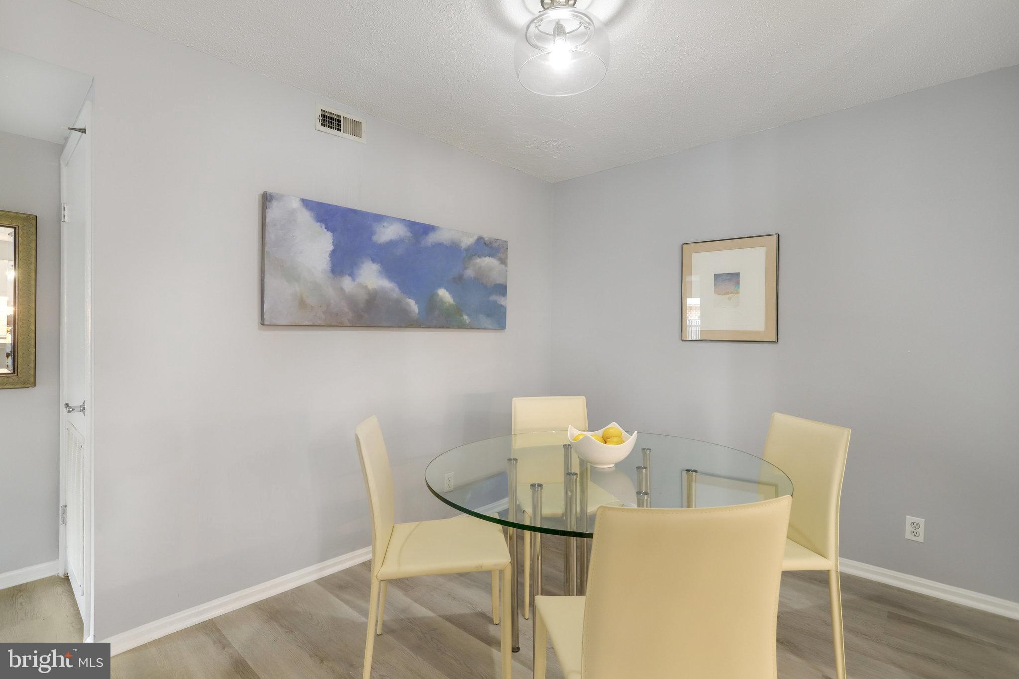 ASTORIA - Residential