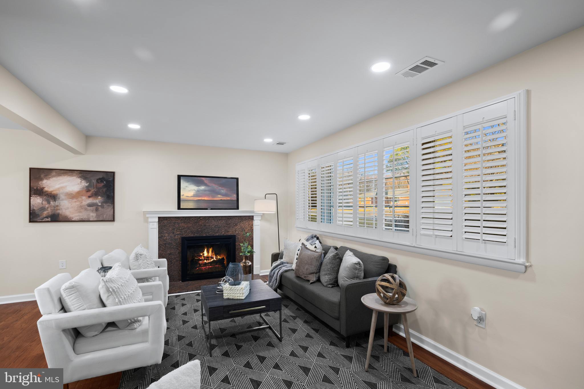 WINDSOR MILL - Residential