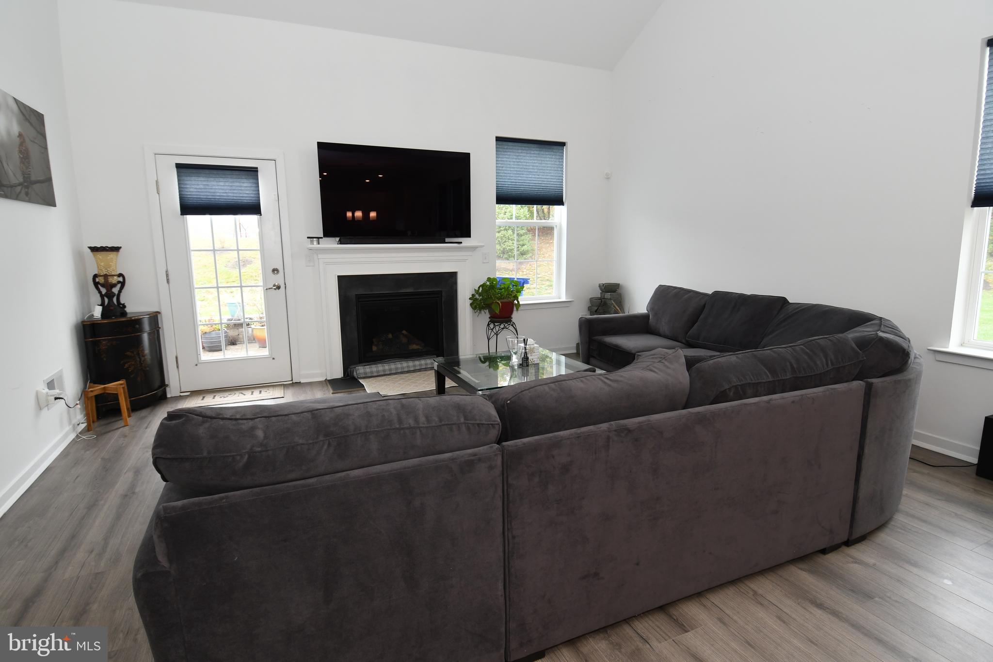 VENUE AT SMITHVILLE GREENE - Residential