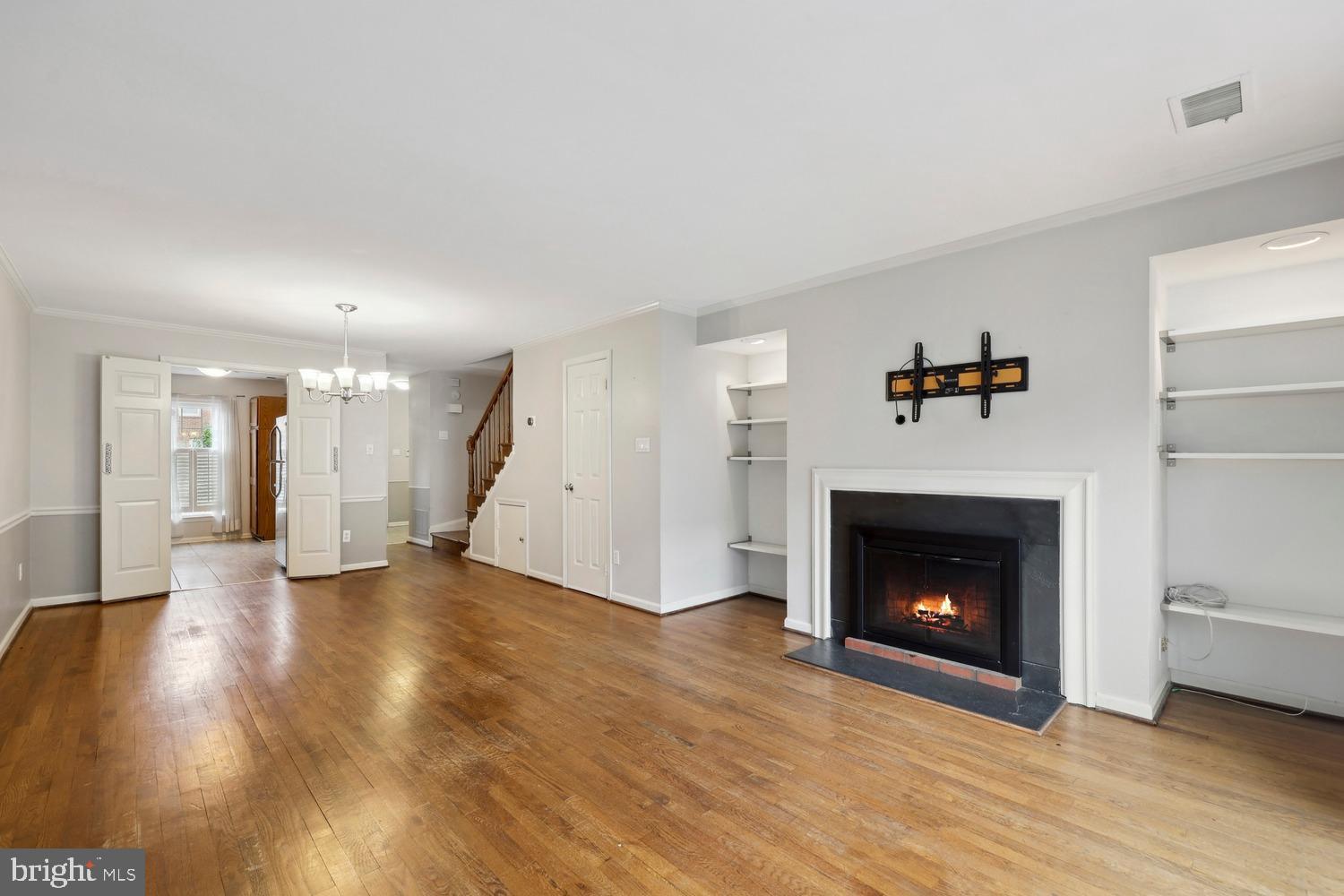 416 W GLEBE RD
