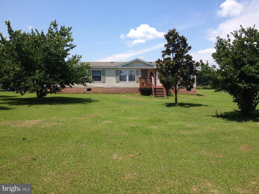 COUNTRY LIVING OFFERS PASTORAL VIEW FOR MILES IN ALL DIRECTIONS-ENJOY FROM FRONT & BACK DECKS.  3 BR/2BA 1 LEVEL HM W/VAULTED CEILING IN GREAT RM ACCENTED W/ GAS FP WITH STONE. SEP DR OFF LG MODERN KIT W/CENTER ISLAND, SPLIT BR PLAN, MBR W/WALK IN CLOSET & SEP TUB/SHOWER.   22 ACRES BUT TENANT MAINTAINS YARD AROUND THE HM. 2 SHEDS FOR STORAGE. COME SEE & ENJOY THE PEACE & QUIET. PETS CASE BY CASE.