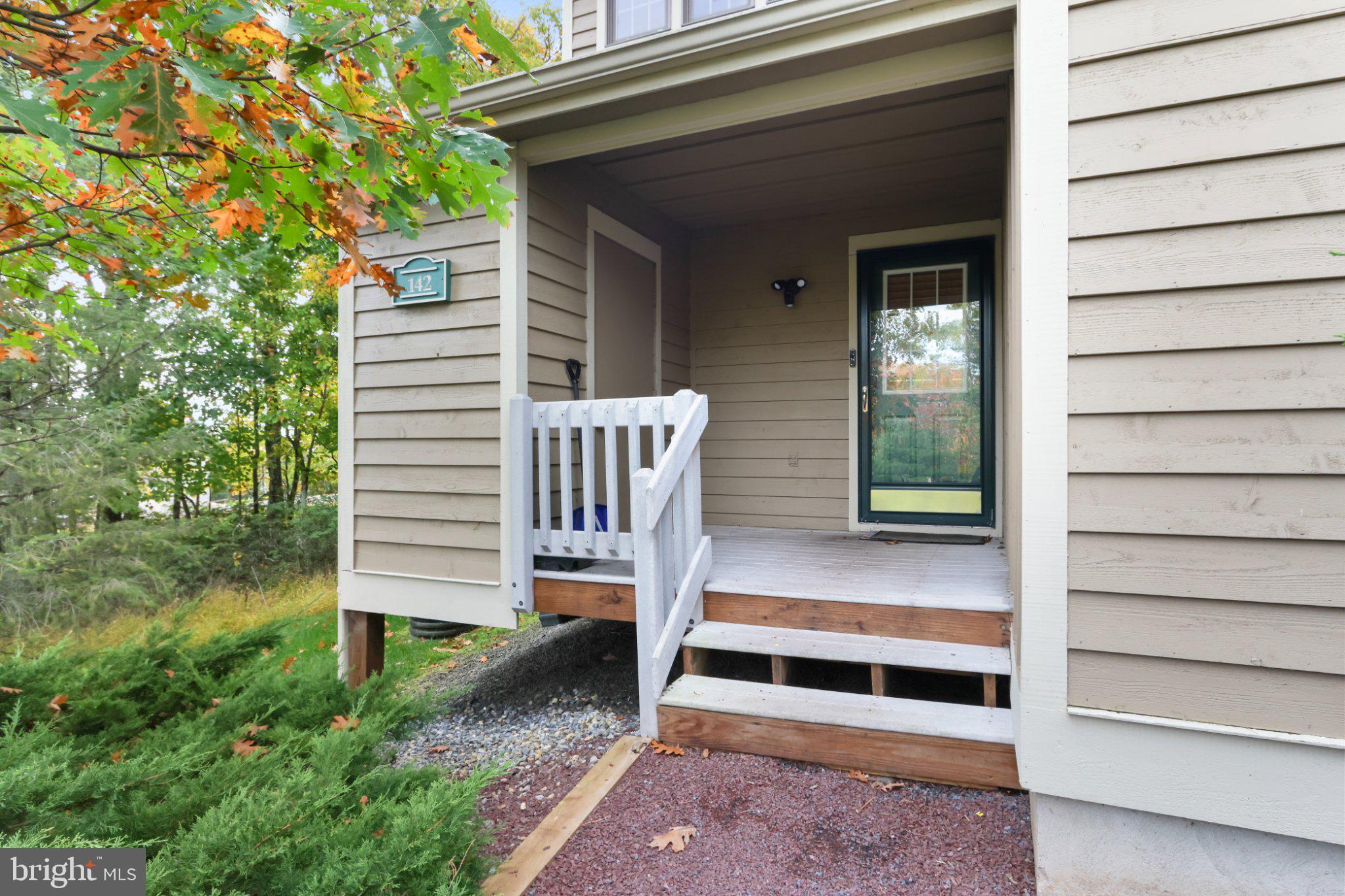 142 PINE COURT