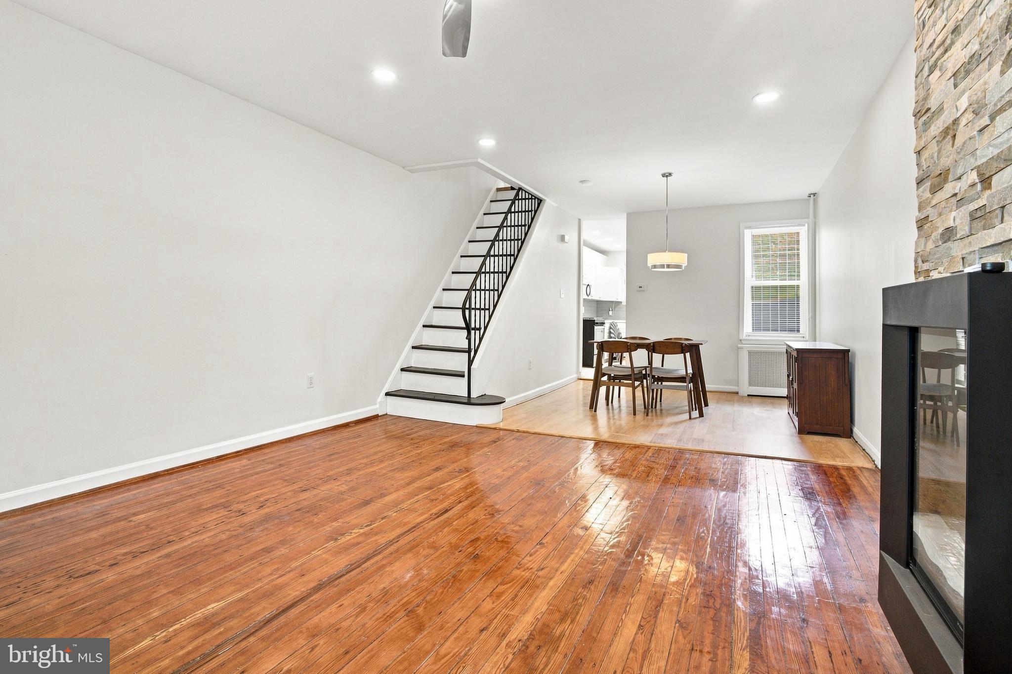 457 E HIGH STREET