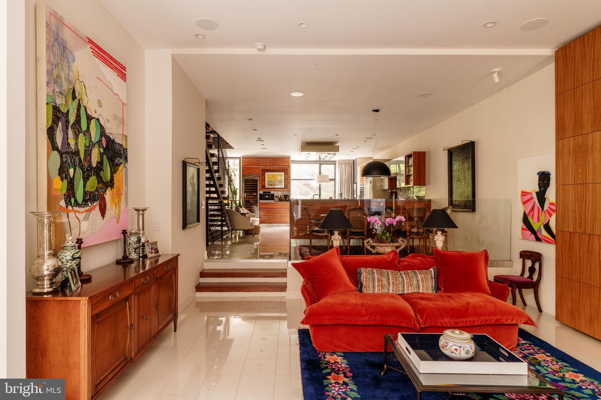 LOGAN SQUARE - Residential