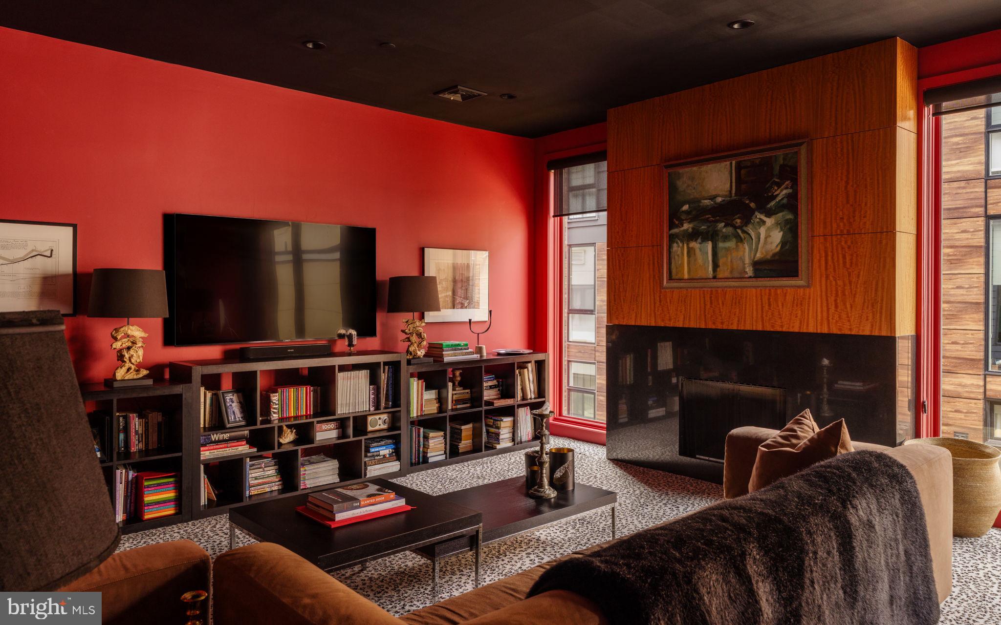 LOGAN SQUARE - Residential