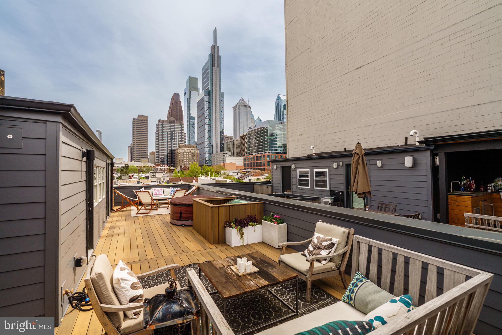LOGAN SQUARE - Residential