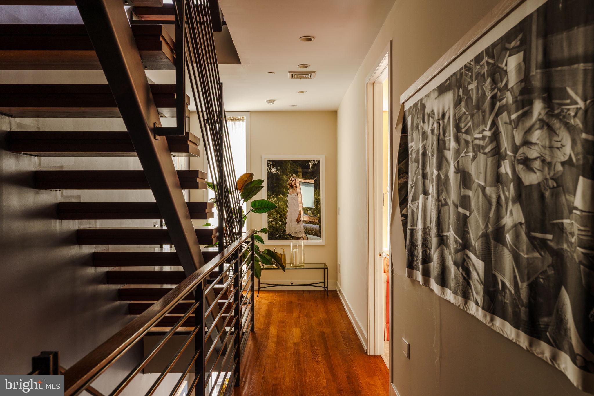 LOGAN SQUARE - Residential