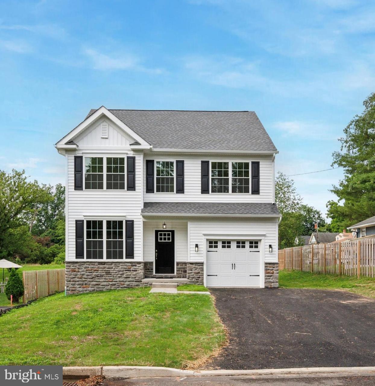 1006 PERSHING