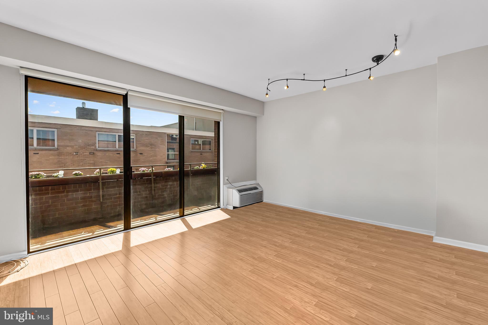 2141 P STREET NW 1009