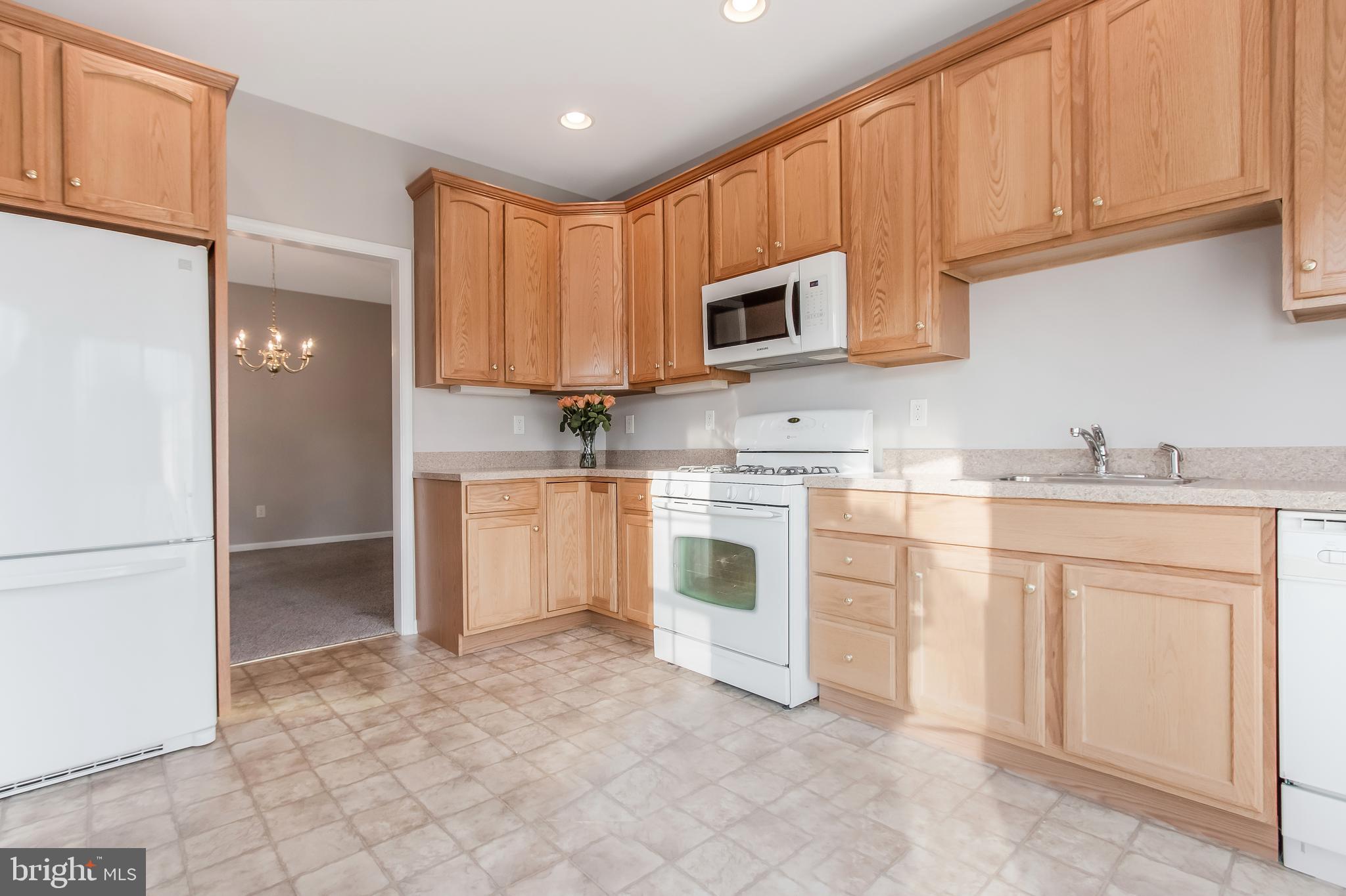 CREEKSIDE VILLAGE - Residential