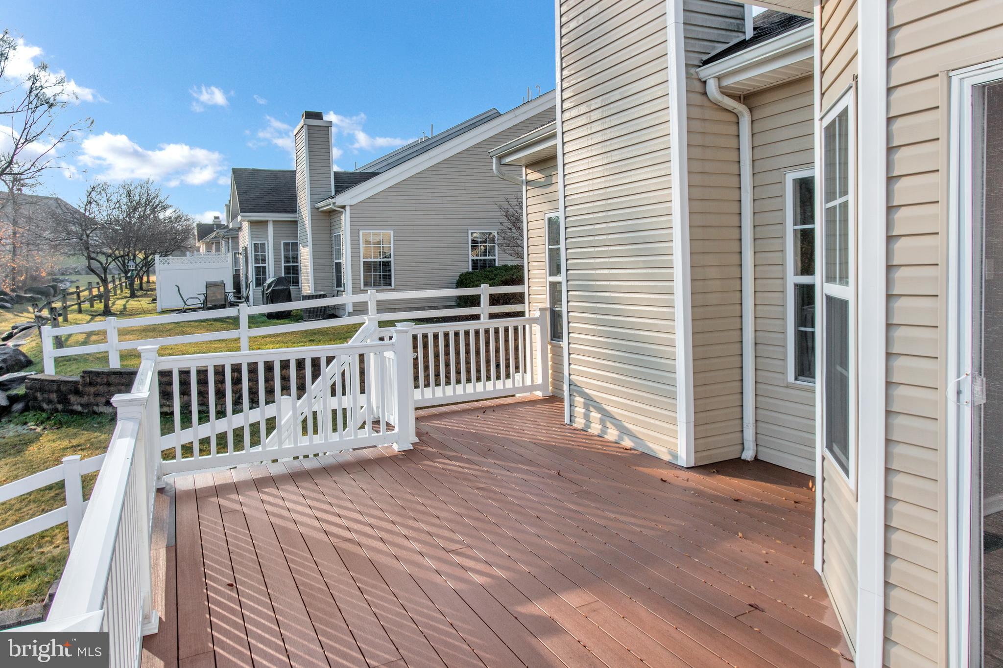 CREEKSIDE VILLAGE - Residential