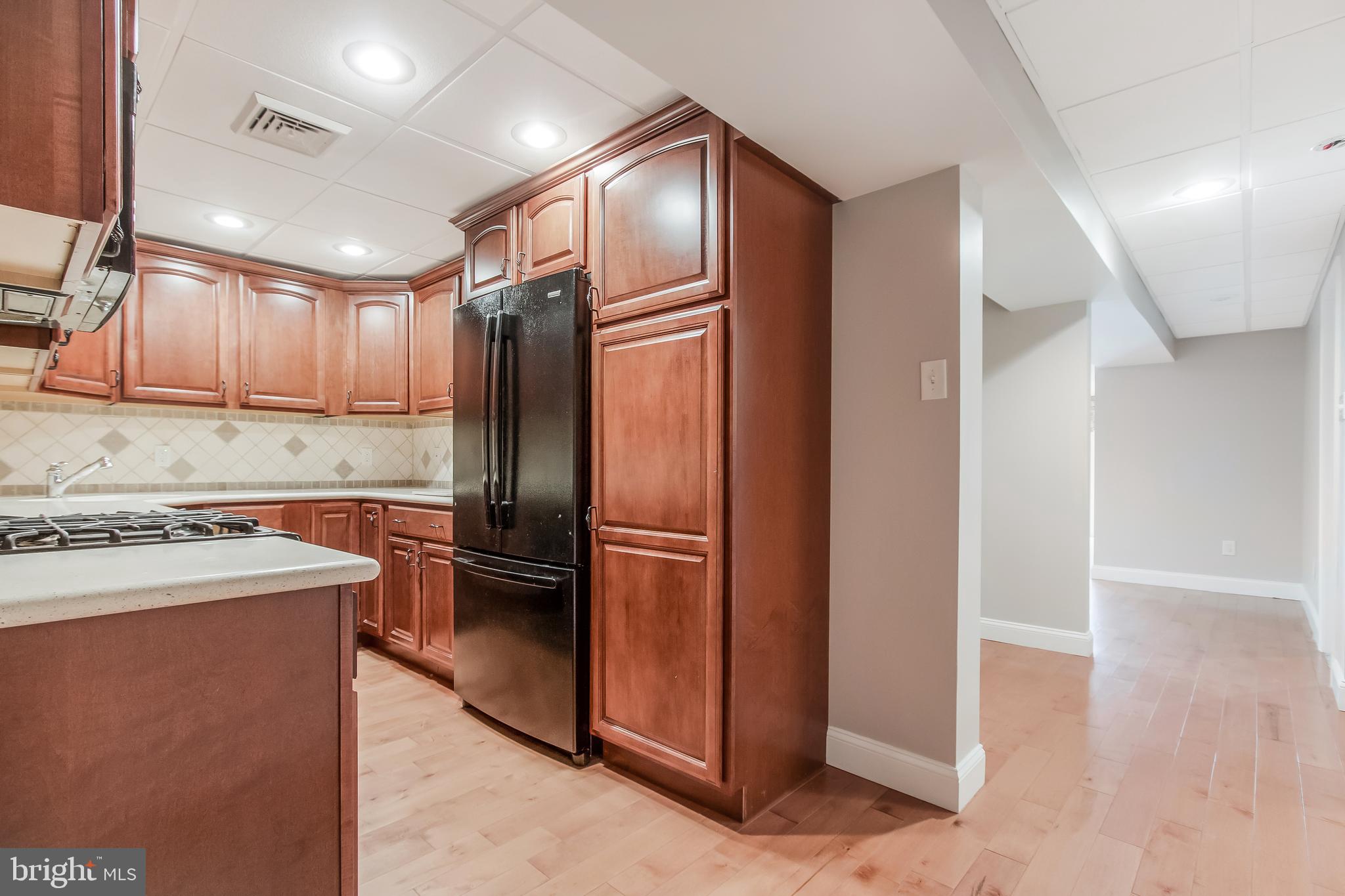 CREEKSIDE VILLAGE - Residential