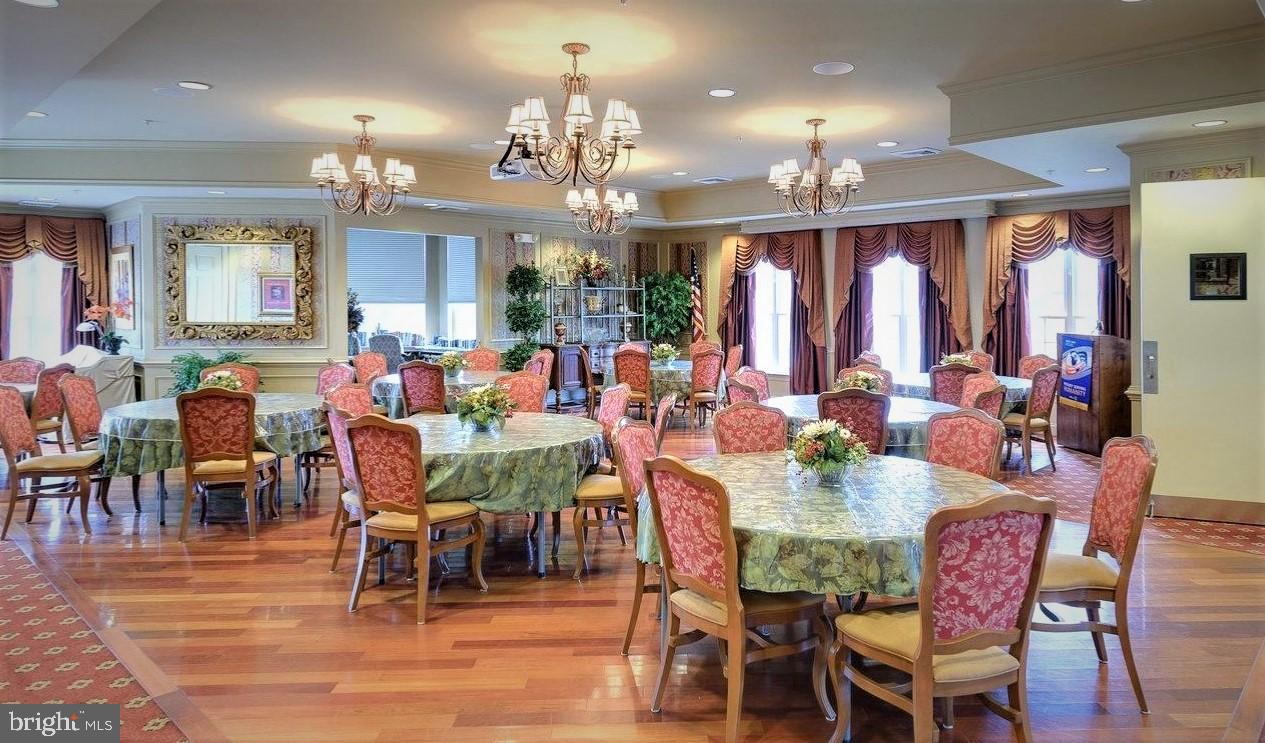 CREEKSIDE VILLAGE - Residential