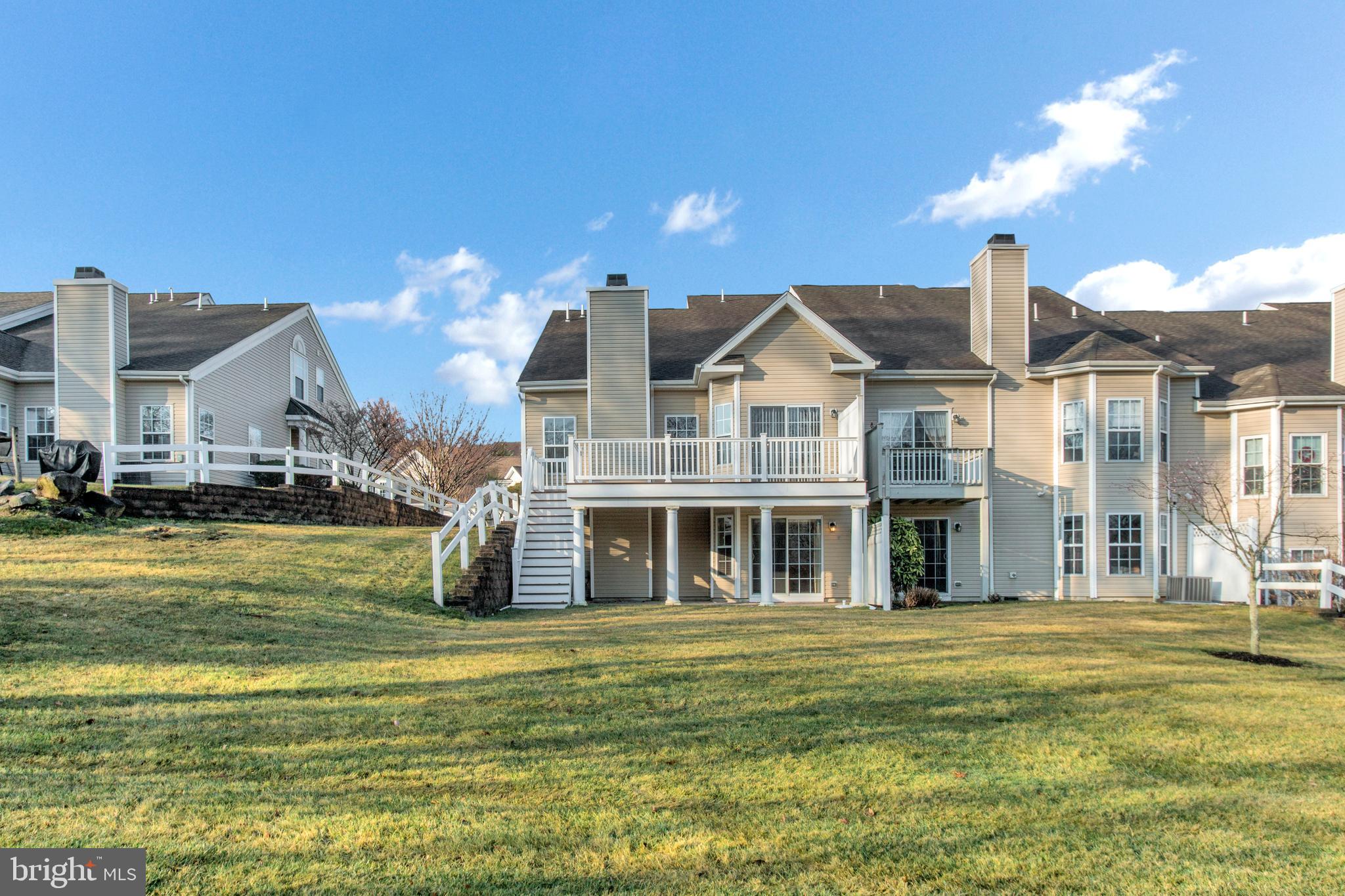 CREEKSIDE VILLAGE - Residential