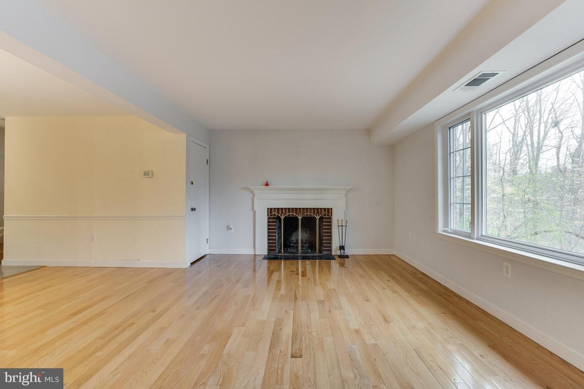 CARDINAL SQUARE - Residential