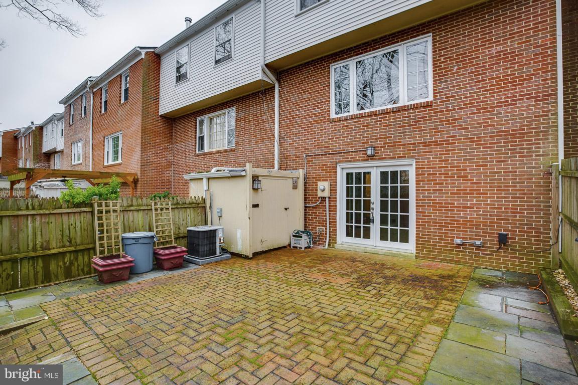 CARDINAL SQUARE - Residential