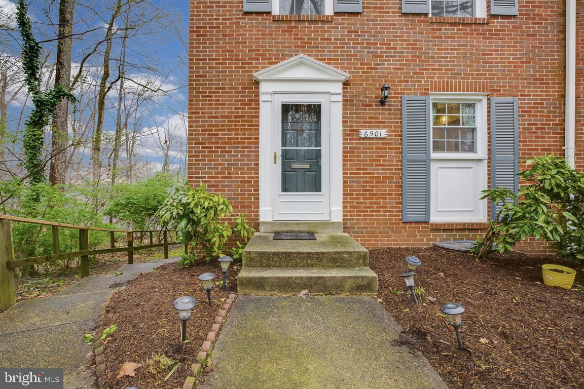 CARDINAL SQUARE - Residential