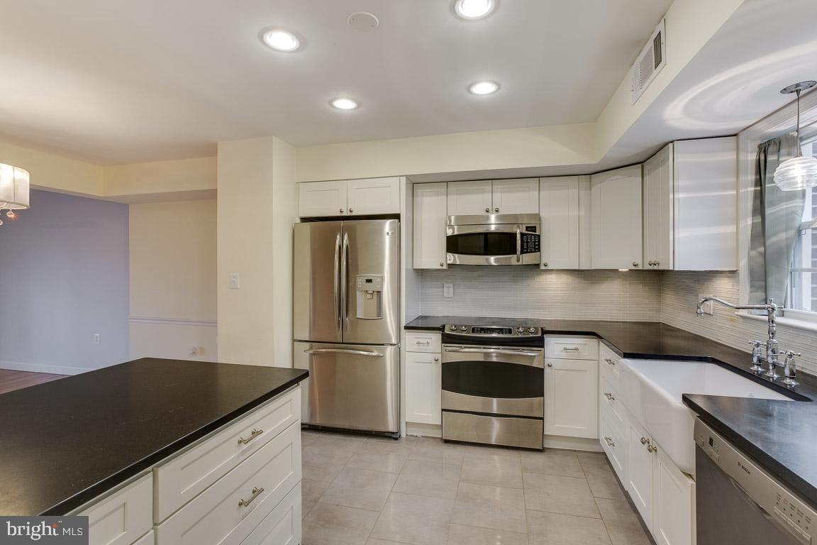 CARDINAL SQUARE - Residential