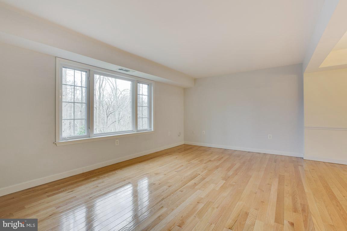 CARDINAL SQUARE - Residential