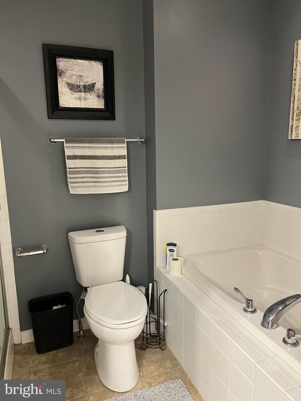 LAKELAND PLACE - Residential Lease