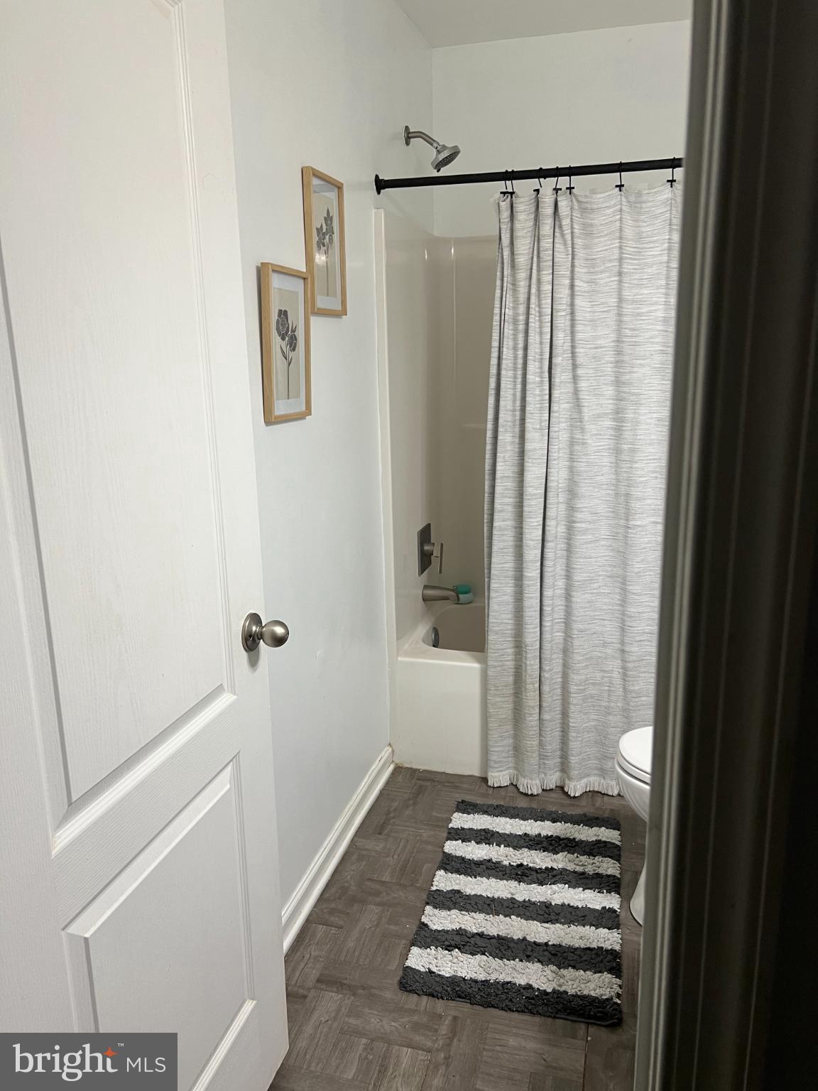 LAKELAND PLACE - Residential Lease