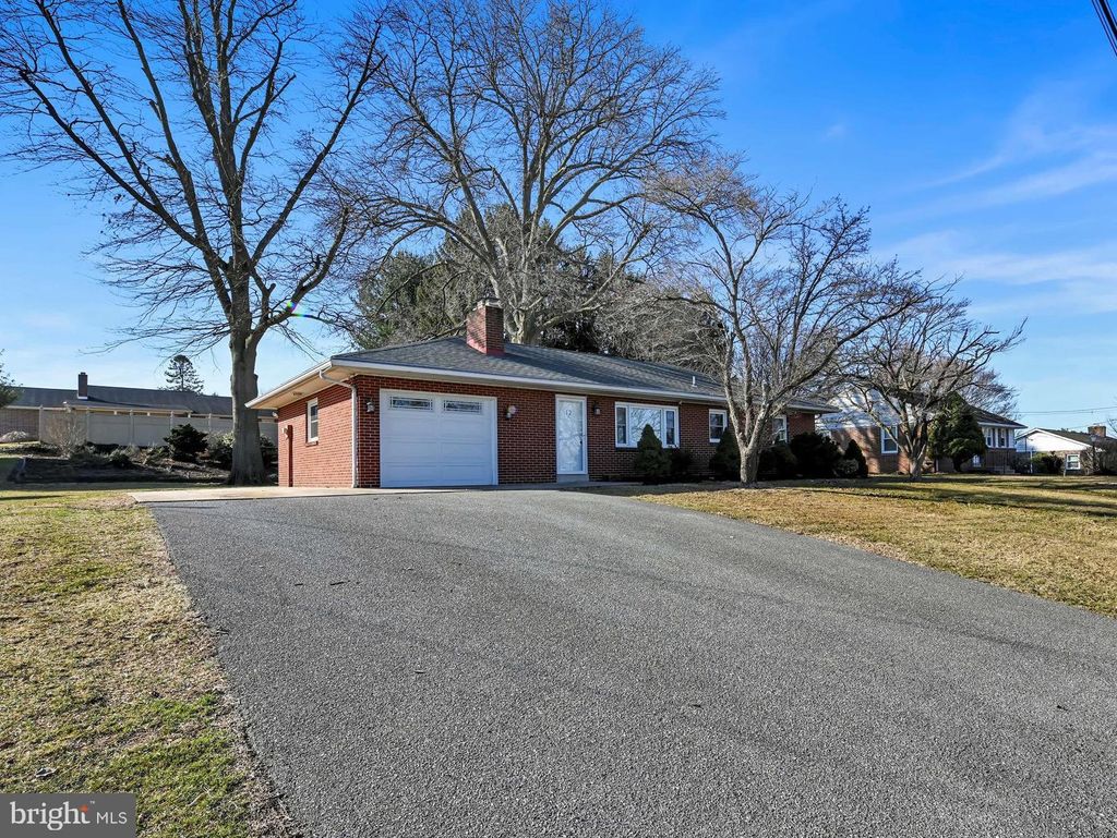 Photo of 12 W Penn Grant Road, WILLOW STREET, PA 17584 (MLS # PALA2065472)