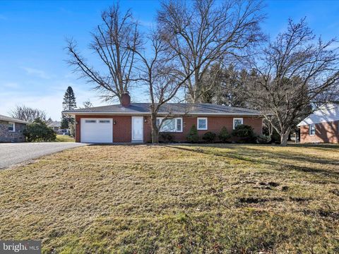 Photo of 12 W Penn Grant Road, WILLOW STREET, PA 17584 (MLS # PALA2065472)